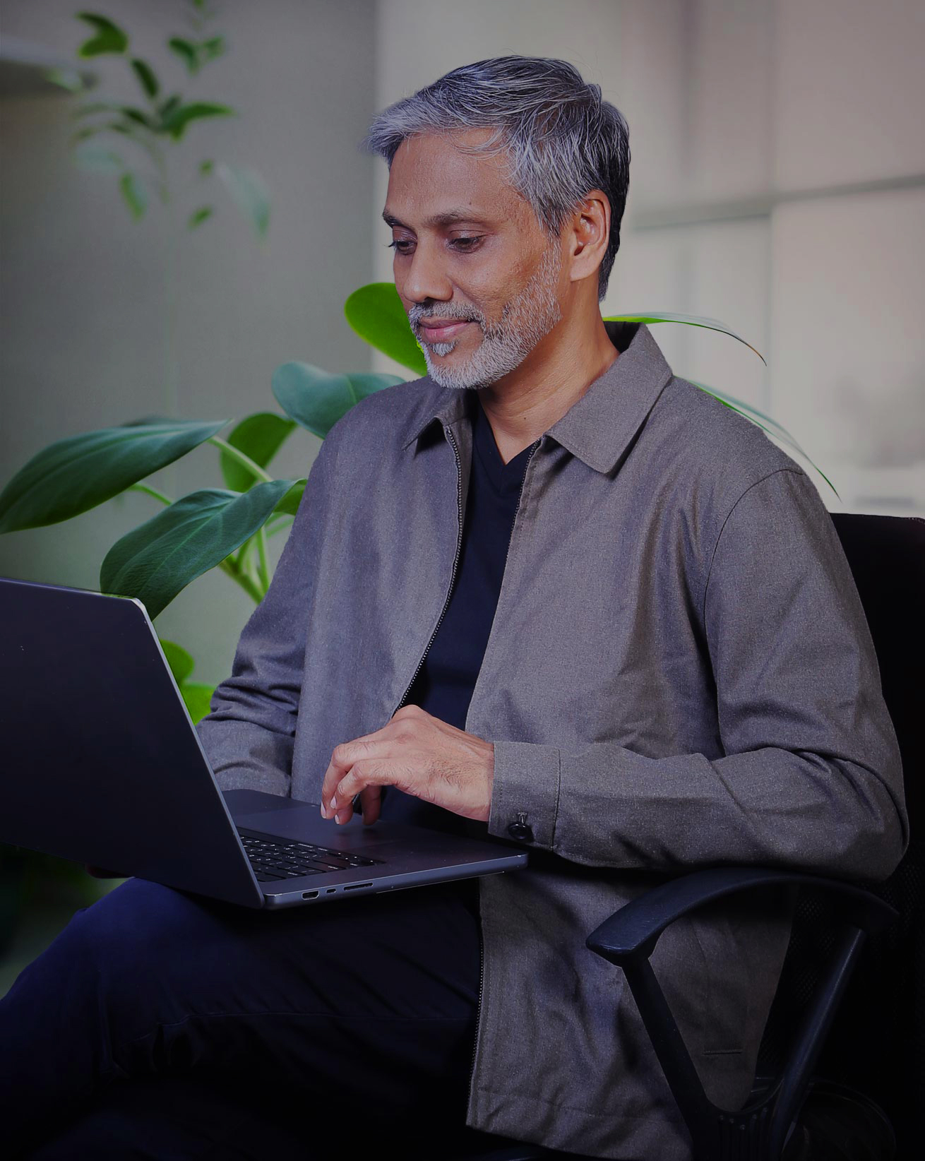 portrait salavudheen businessman about page